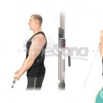 Curl de bíceps en polea con agarre cerrado (Close Grip Cable Curl)
